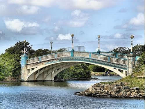 Whitworth Falls Hotel Southport Esterno foto